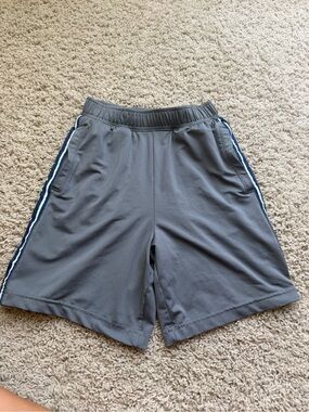 Vineyard Vines Boys Lacrosse Shorts Gray Navy Size S 8-10
